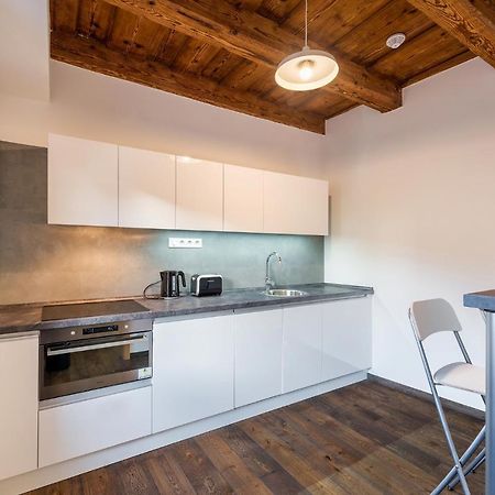 Modern Apartment In A Picturesque 15Th-Century Building Prague Exterior photo