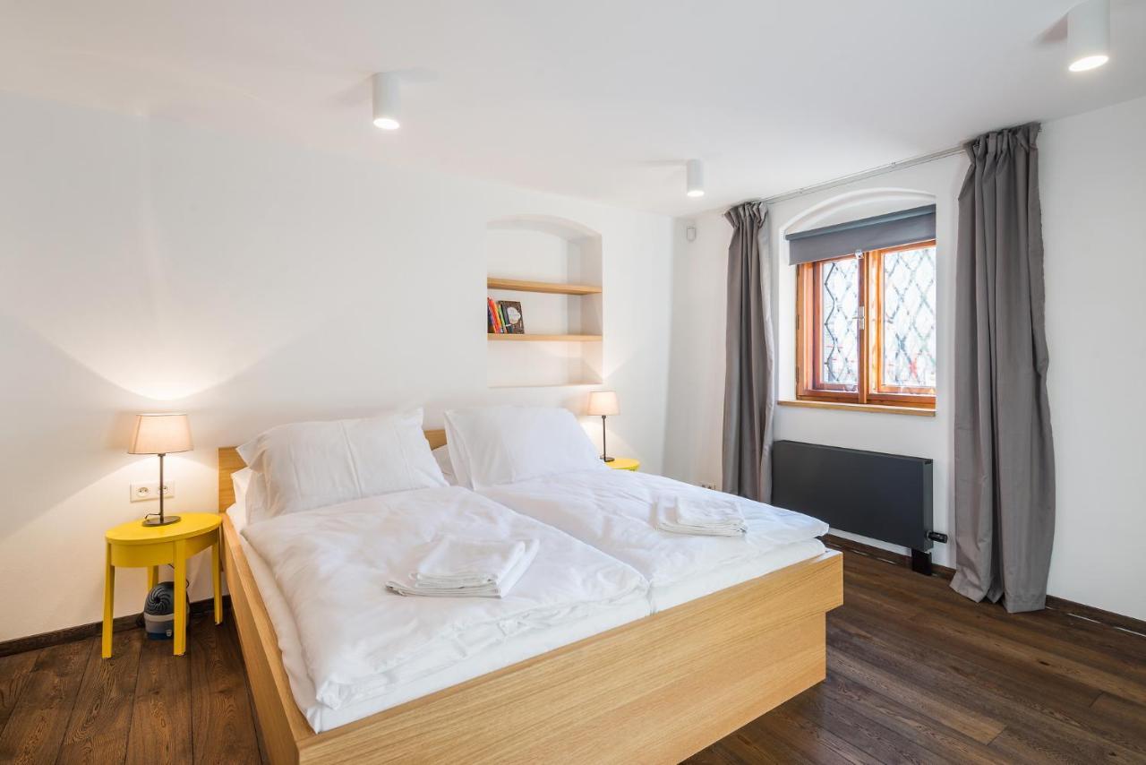 Modern Apartment In A Picturesque 15Th-Century Building Prague Exterior photo
