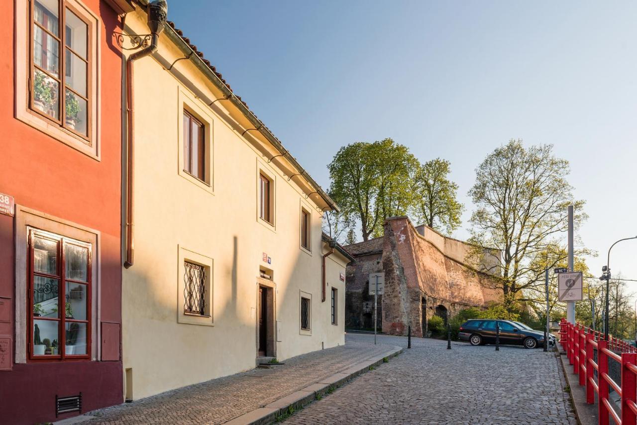 Modern Apartment In A Picturesque 15Th-Century Building Prague Exterior photo